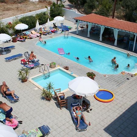Helios Hotel Agia Marina  Exteriör bild