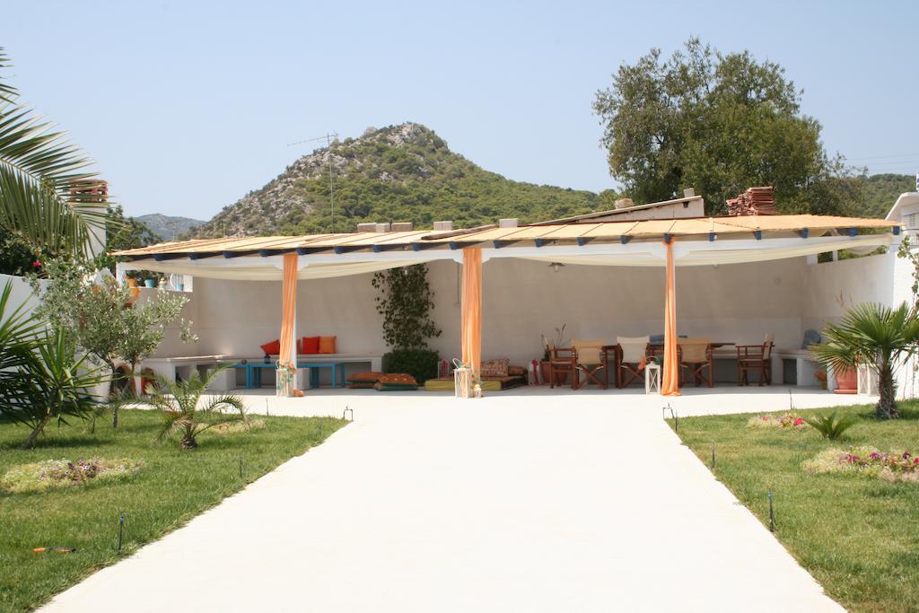 Helios Hotel Agia Marina  Exteriör bild
